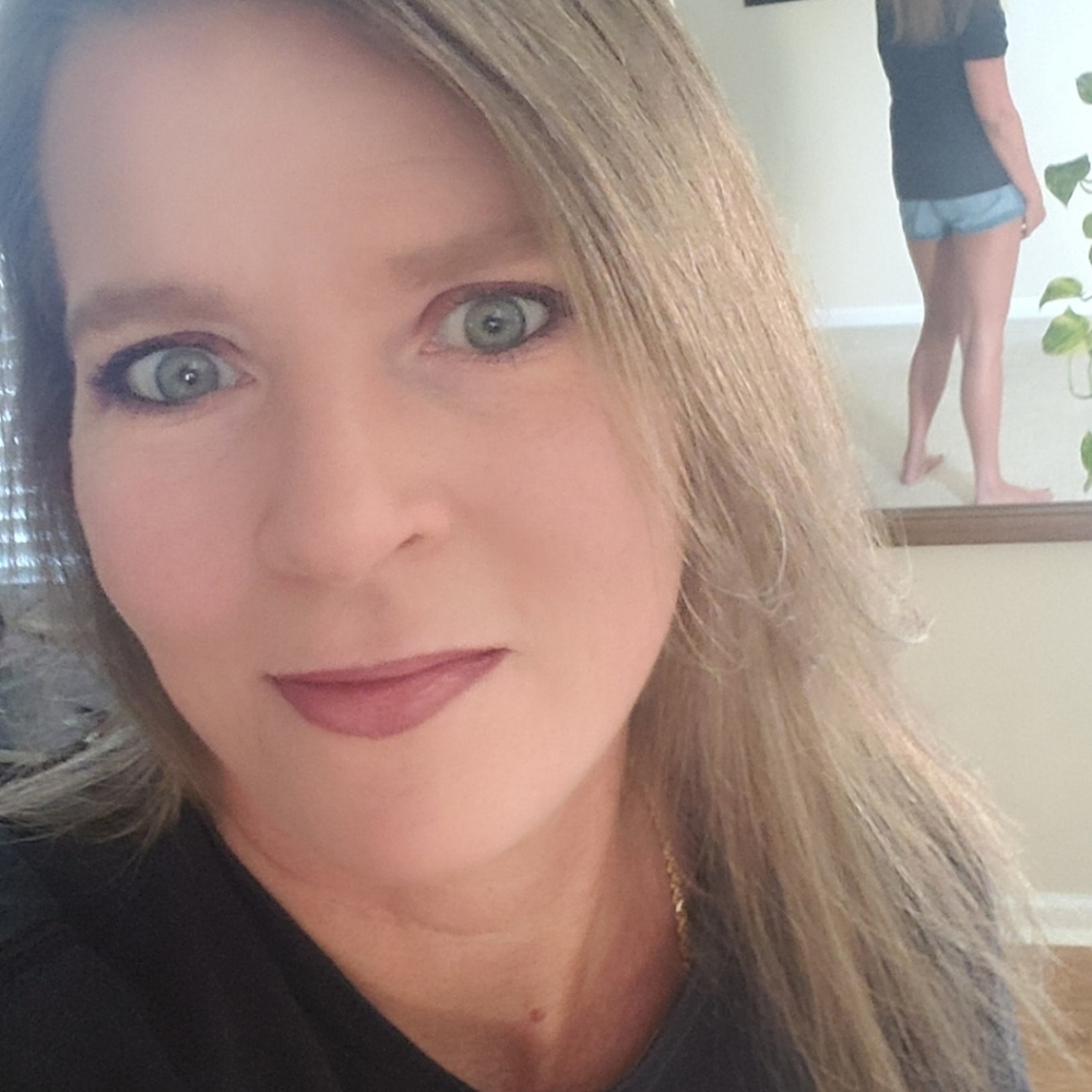Meet your Posher, Cynthia